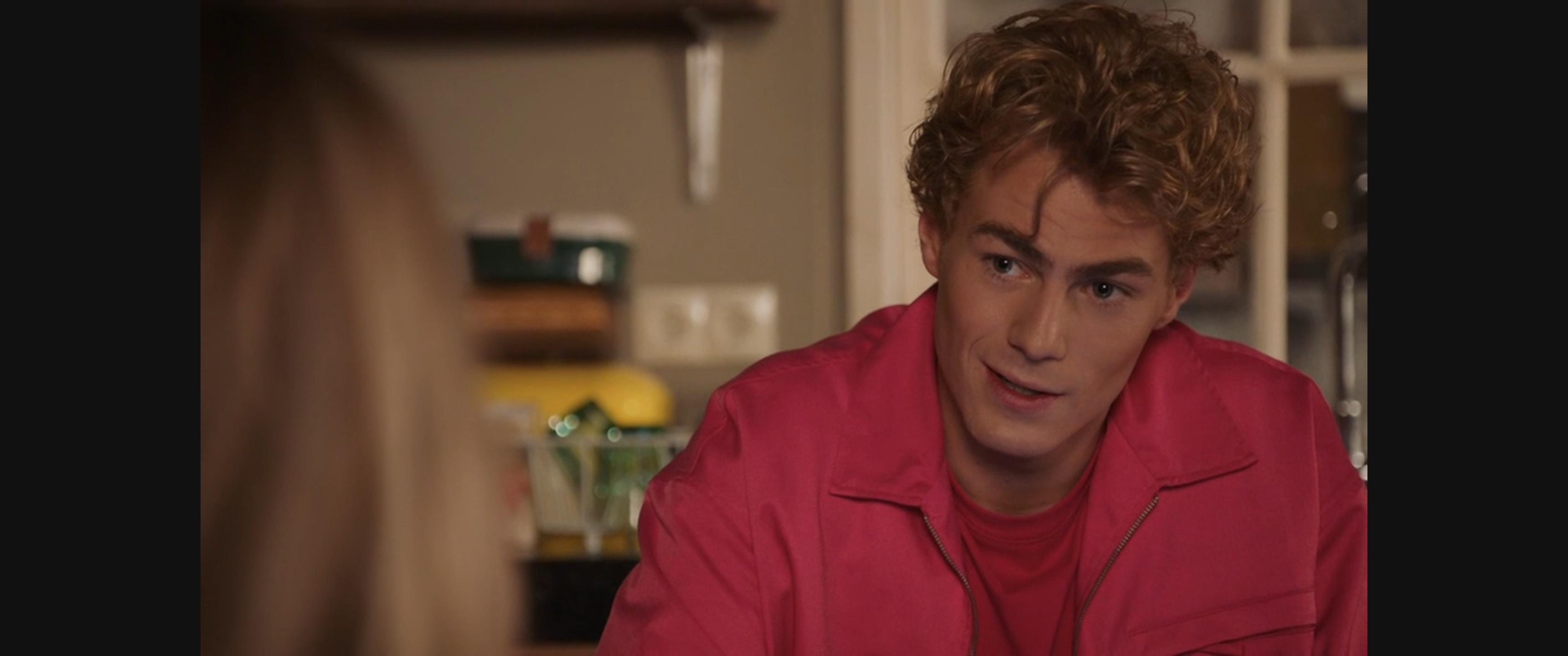 Steef gaat naar Parijs of Nola nou wil of niet